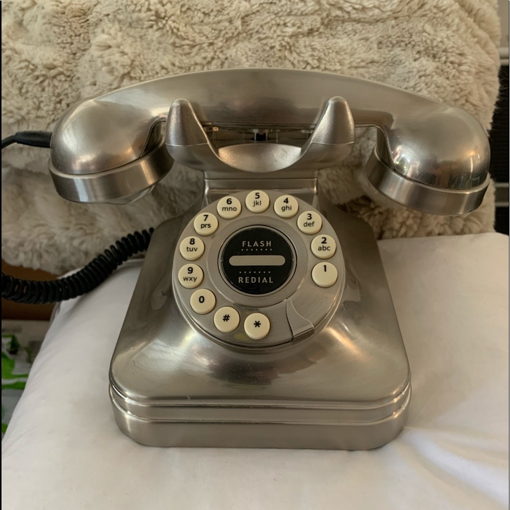 Pottery barn replica of vintage phone